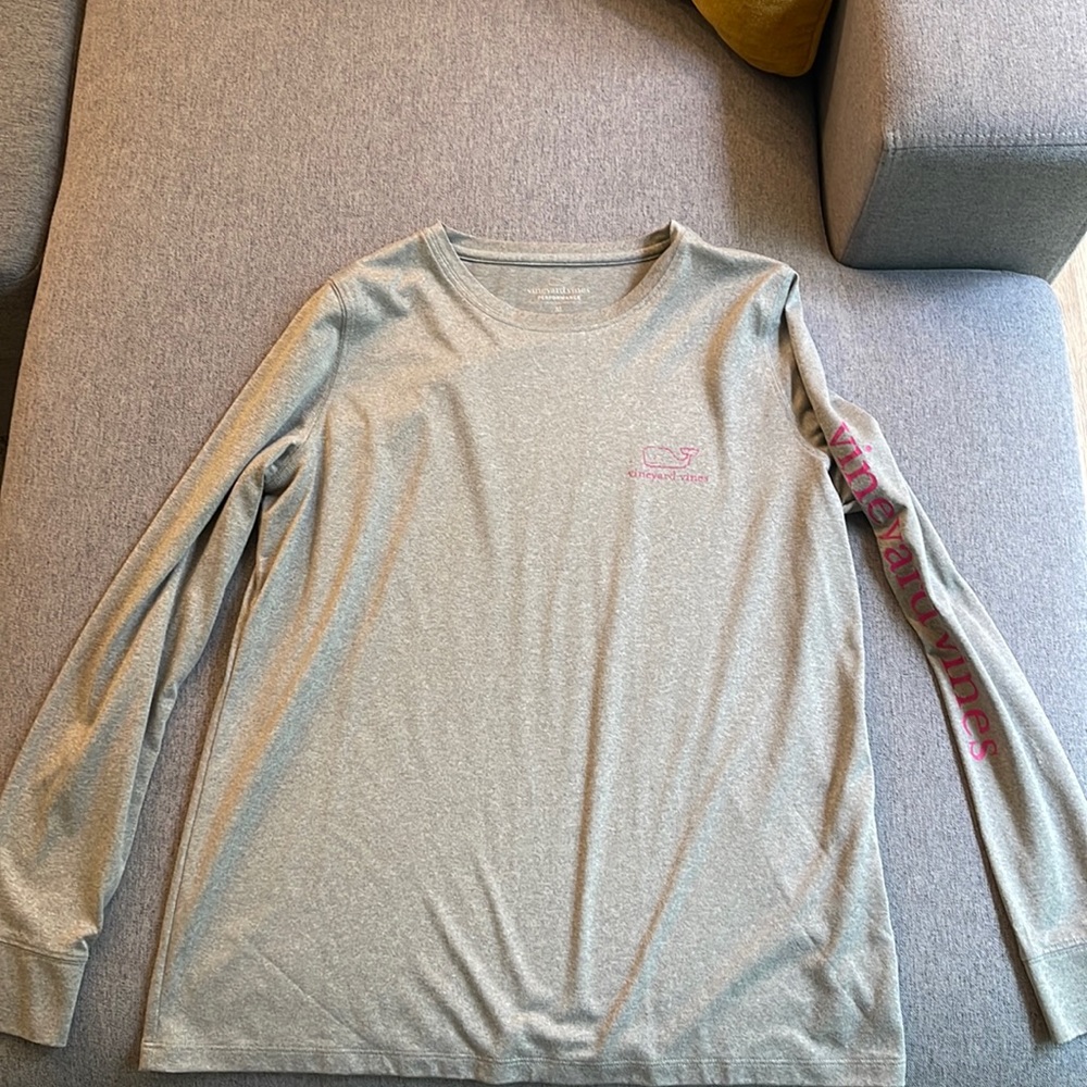 Grey vineyard vines performance shirt